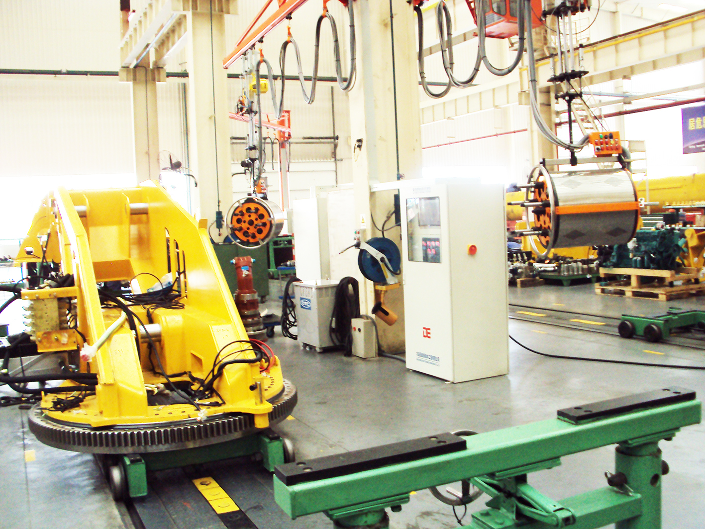 6軸卷揚(yáng)螺栓擰緊機(jī)（水平操作擰緊）